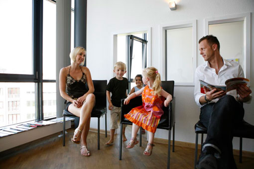 Das Wartezimmer für große und kleine Patienten Das Wartezimmer für große und kleine Patienten