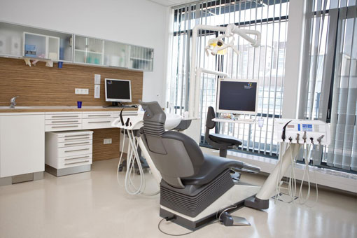 Das Behandlungszimmer unserer Praxis Das Behandlungszimmer unserer Praxis