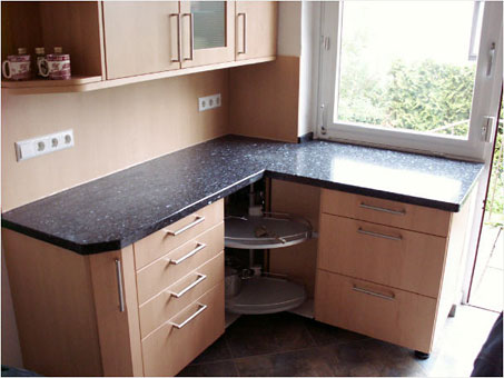 Mit einer neuen Küchenarbeitsplatte aus Naturstein verschönern wir Ihre Küche