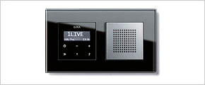 Das Gira Unterputz-Radio bringt große Unterhaltung auch in kleinste Räume. Das Gira Unterputz-Radio bringt große Unterhaltung auch in kleinste Räume.