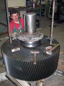 Unser Leistungsspektrum umfasst die De- und Montage, Reparatur, Fertigung sowie Instandhaltung an Industrieanlagen u. Maschinenteilen. Unser Leistungsspektrum umfasst die De- und Montage, Reparatur, Fertigung sowie Instandhaltung an Industrieanlagen u. Maschinenteilen.