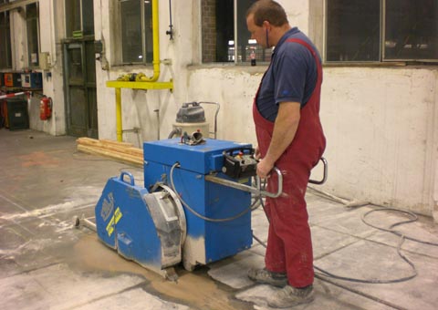 Fugenschneider mit Hochfrequenztechnologie Fugenschneider mit Hochfrequenztechnologie
