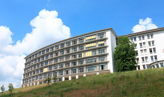 Das Evangelische Bathildiskrankenhaus ist ein Krankenhaus der Regel- und erweiterten Schwerpunktversorgung mit 243 Betten