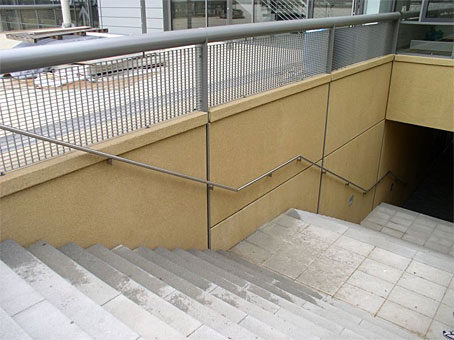 Geländer und Handläufe aus Edelstahl Geländer und Handläufe aus Edelstahl