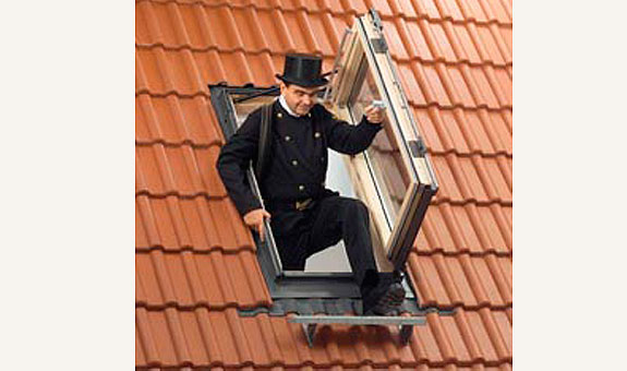 Dachfenster als Ausstieg für Schornsteinfeger