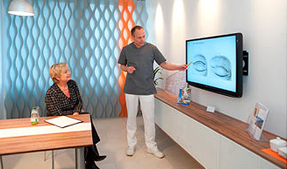 neben dem digitalen Röntgen bieten wie die digitale Volumentomographie (DVT) an neben dem digitalen Röntgen bieten wie die digitale Volumentomographie (DVT) an
