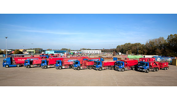 Unsere LKW mit Auflieger oder Anhänger Unsere LKW mit Auflieger oder Anhänger