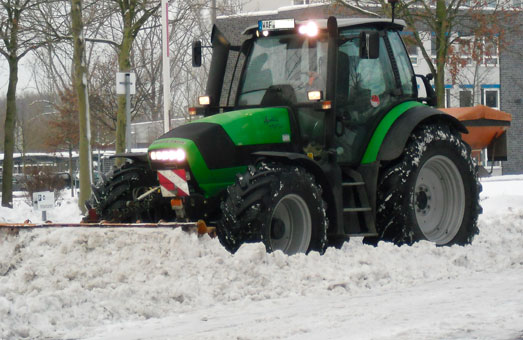 Winterdienst 24 Stunden am Tag, immer für Sie da!