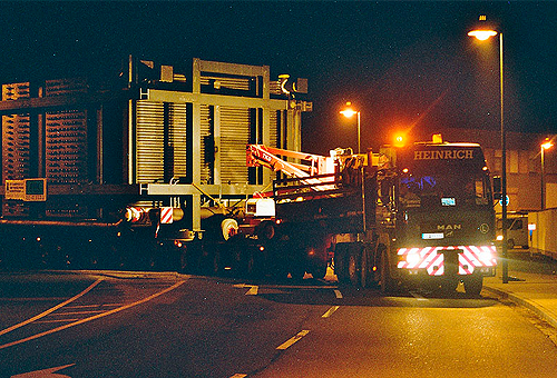 Teile eines Kraftwerks - Strassentransport nach Aken, Grösste Abmessungen: 12,5x 7,4x 5,5m, 125 to., Lastfahrtabmessungen : 29,5x 7,4x 6,7m, 183 to.