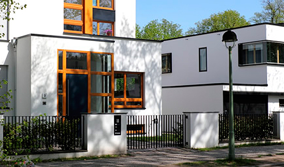Flachdächer - optimale Installationsfläche für Solar-, Photovoltaik- und Belüftungsanlagen Flachdächer - optimale Installationsfläche für Solar-, Photovoltaik- und Belüftungsanlagen