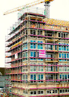 Wir bauen Fassadengerüste in allen gängigen Breiten- und Lastklassen Wir bauen Fassadengerüste in allen gängigen Breiten- und Lastklassen