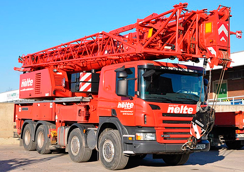 Unsere Krane haben von 30 - 10 t Hubkraft für den Straßen- und Geländeeinsatz