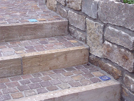 Treppengestaltung mit Pflastersteinen