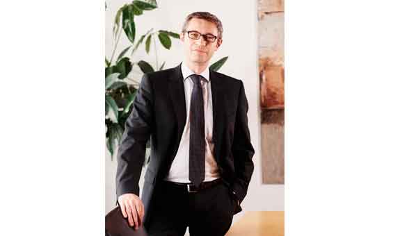 Michael Amsbeck, Rechtsanwalt und Fachanwalt für Strafrecht u. Arbeitsrecht Michael Amsbeck, Rechtsanwalt und Fachanwalt für Strafrecht u. Arbeitsrecht