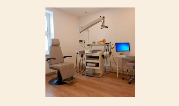 unsere Behandlungsräume sind modern und hell mit modernster Ausstattung