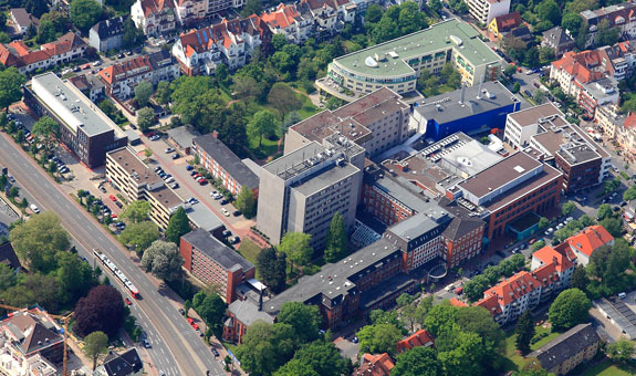 Das Krankenhaus von oben. Das Krankenhaus von oben.