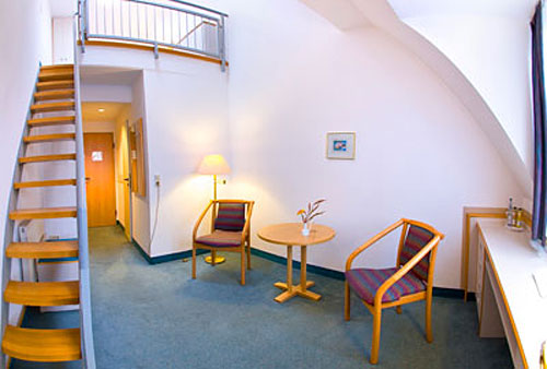 Unsere modernen, hellen und komfortablen Zimmer Unsere modernen, hellen und komfortablen Zimmer