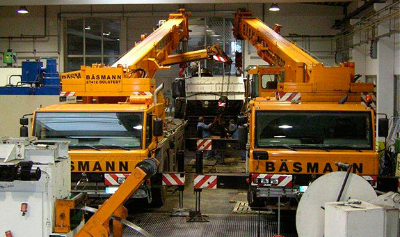 Unsere Zugmaschinen mit Ladekran Unsere Zugmaschinen mit Ladekran