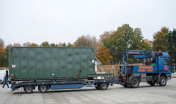 Abtransport eines Containers Abtransport eines Containers