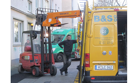 Vor Ort werden präzise die notwendigen Messungen durchgeführt. So gewährleisten wir Ihnen ein bestmögliches Ergebnis.