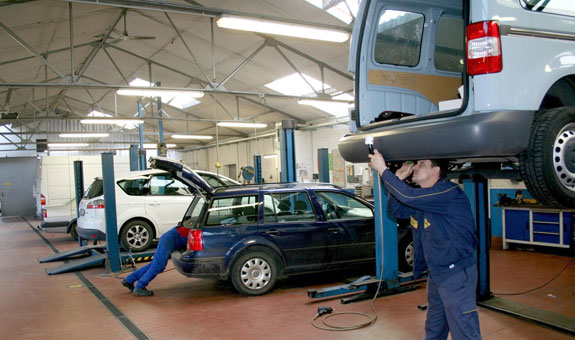 Kfz-Werkstatt für PKW und Transporter - Vollservice für Reparaturen
