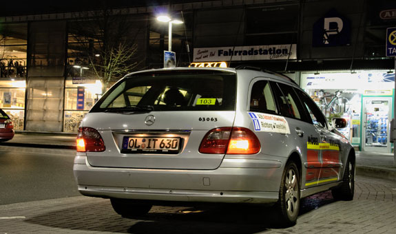 Mercedes-Kombi  -  eines von vielen Fahrzeugen unseres Fuhrparks.