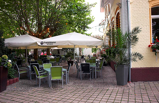 Wir haben für Sie eine Terrasse und einen Biergarten