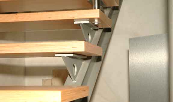 Treppenbau (Holz, Edelstahl, Glas)