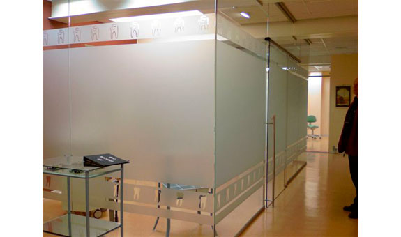 Glaswände & Ganzglasanlagen - Modernes Büro mit Glaswänden