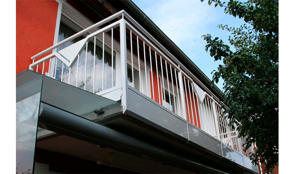 Wir erstellen Geländer für Balkone