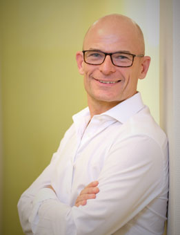 Dr. Dr. Michael Tscherny Dr. Dr. Michael Tscherny