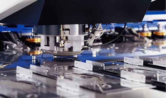 Formteile aus Blech: Fassadenelemente, Schallschutzwände, Kantprofile, Blechteile für die Industrie und Computerbranche Formteile aus Blech: Fassadenelemente, Schallschutzwände, Kantprofile, Blechteile für die Industrie und Computerbranche