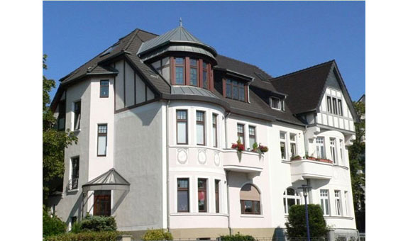 Dachsanierung und Holzbauarbeiten an einer Villa Dachsanierung und Holzbauarbeiten an einer Villa
