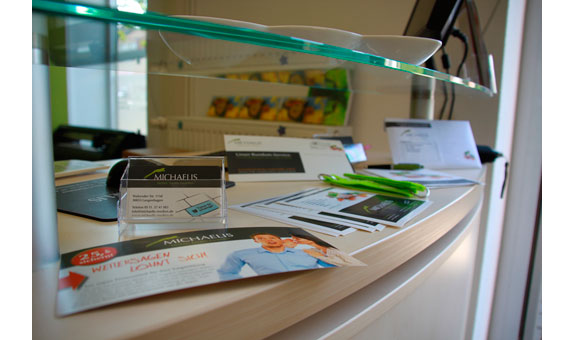 Ihre Katalog-, Prospekt- und Flyergestaltung ist bei uns in den besten Händen Ihre Katalog-, Prospekt- und Flyergestaltung ist bei uns in den besten Händen