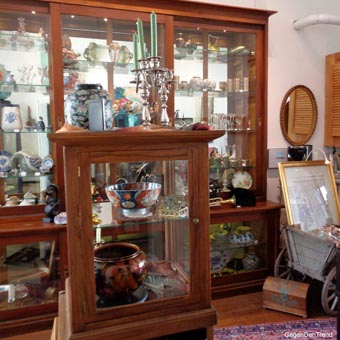 Blick in unser Antiquitätengeschäft