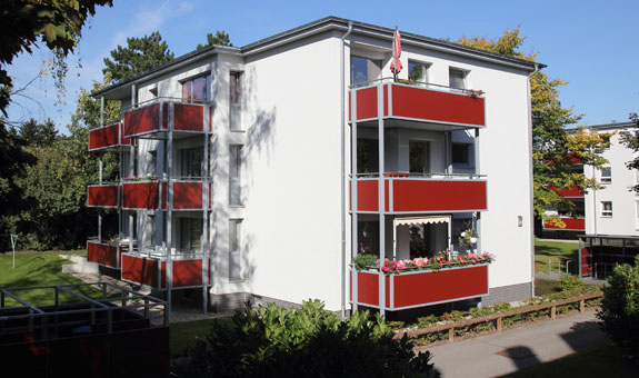 Ein Aluminium-Anbau-Balkon erhöht die Wohn- und Lebensqualität durch zusätzliche Fläche im Freien.