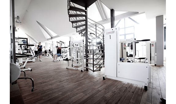 Ambulantes Rehazentrum auf 1.500 m² für die medizinische Trainingstherapie Ambulantes Rehazentrum auf 1.500 m² für die medizinische Trainingstherapie