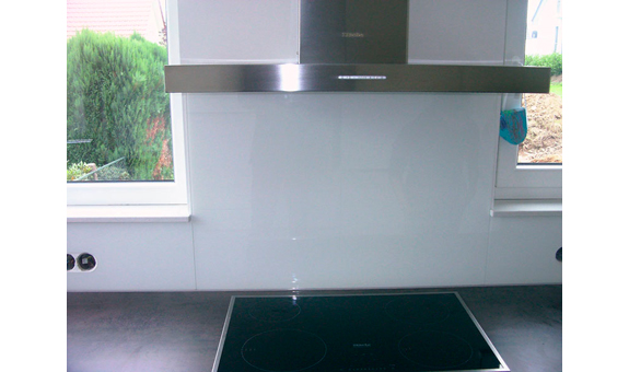 Küchenrückwand aus stabilem Einscheibensicherheitsglas Küchenrückwand aus stabilem Einscheibensicherheitsglas