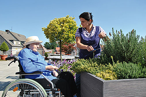 Mithilfe beim Gärtnern Mithilfe beim Gärtnern