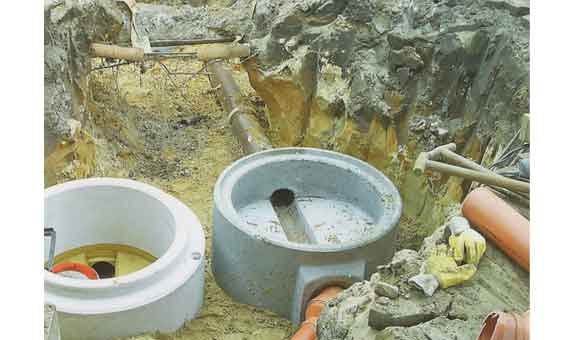 Schmutz- und Regenwasser-Entwässerungsleitungen aller Art Schmutz- und Regenwasser-Entwässerungsleitungen aller Art