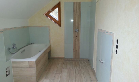 Wir gestalten Ihr Badezimmer individuell nach Ihren Wünschen. Wir gestalten Ihr Badezimmer individuell nach Ihren Wünschen.