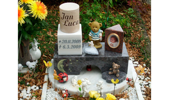 Kindergrabdenkmal