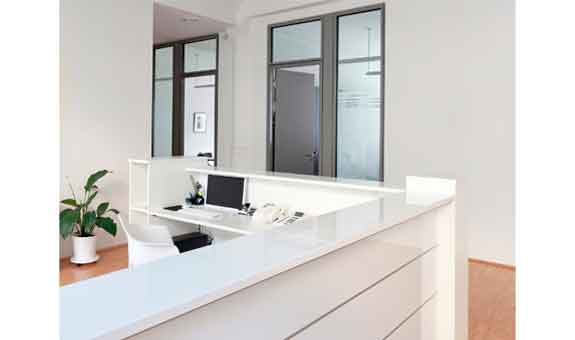 Moderne und funktionale Praxiseinrichtungen Moderne und funktionale Praxiseinrichtungen