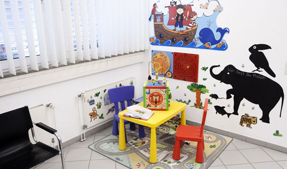 Die Kinderecke in unserem Wartezimmer Die Kinderecke in unserem Wartezimmer