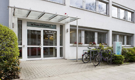 Aussenansicht unserer Praxis im Herzen Hannovers - der Südstadt. Aussenansicht unserer Praxis im Herzen Hannovers - der Südstadt.