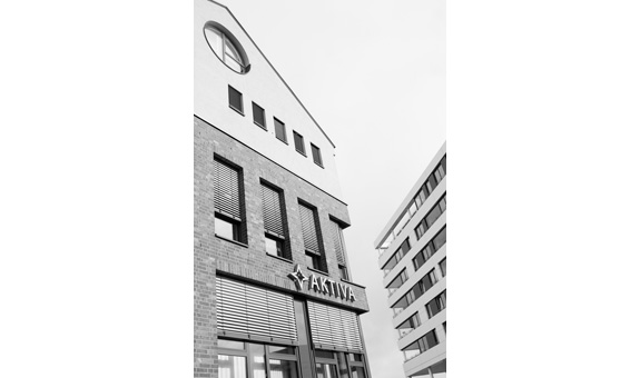 wir beraten als leistungsstarkes Team von Wirtschaftsprüfern, Rechtsanwälten und Steuerberatern umfassend und individuell wir beraten als leistungsstarkes Team von Wirtschaftsprüfern, Rechtsanwälten und Steuerberatern umfassend und individuell