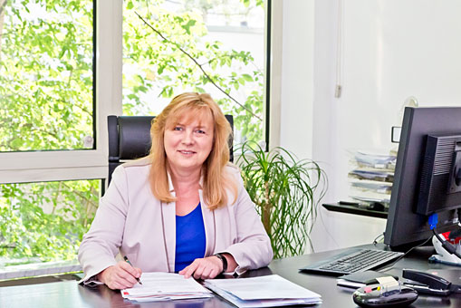 Dr. Katrin Armann Dr. Katrin Armann