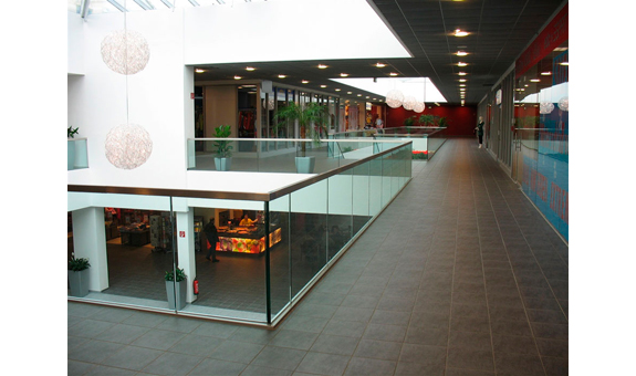 Glasbrüstungen aus Verbundsicherheitsglas Glasbrüstungen aus Verbundsicherheitsglas
