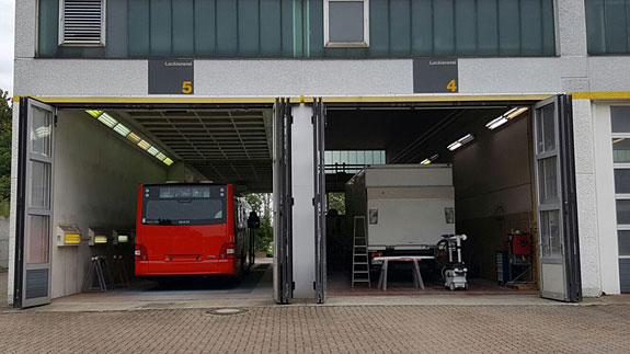 In unserer Niederlassung in Laatzen lackieren wir alle Arten von Bussen und Lkw.