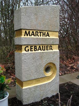 Individuell gestalteter und geformter Naturstein